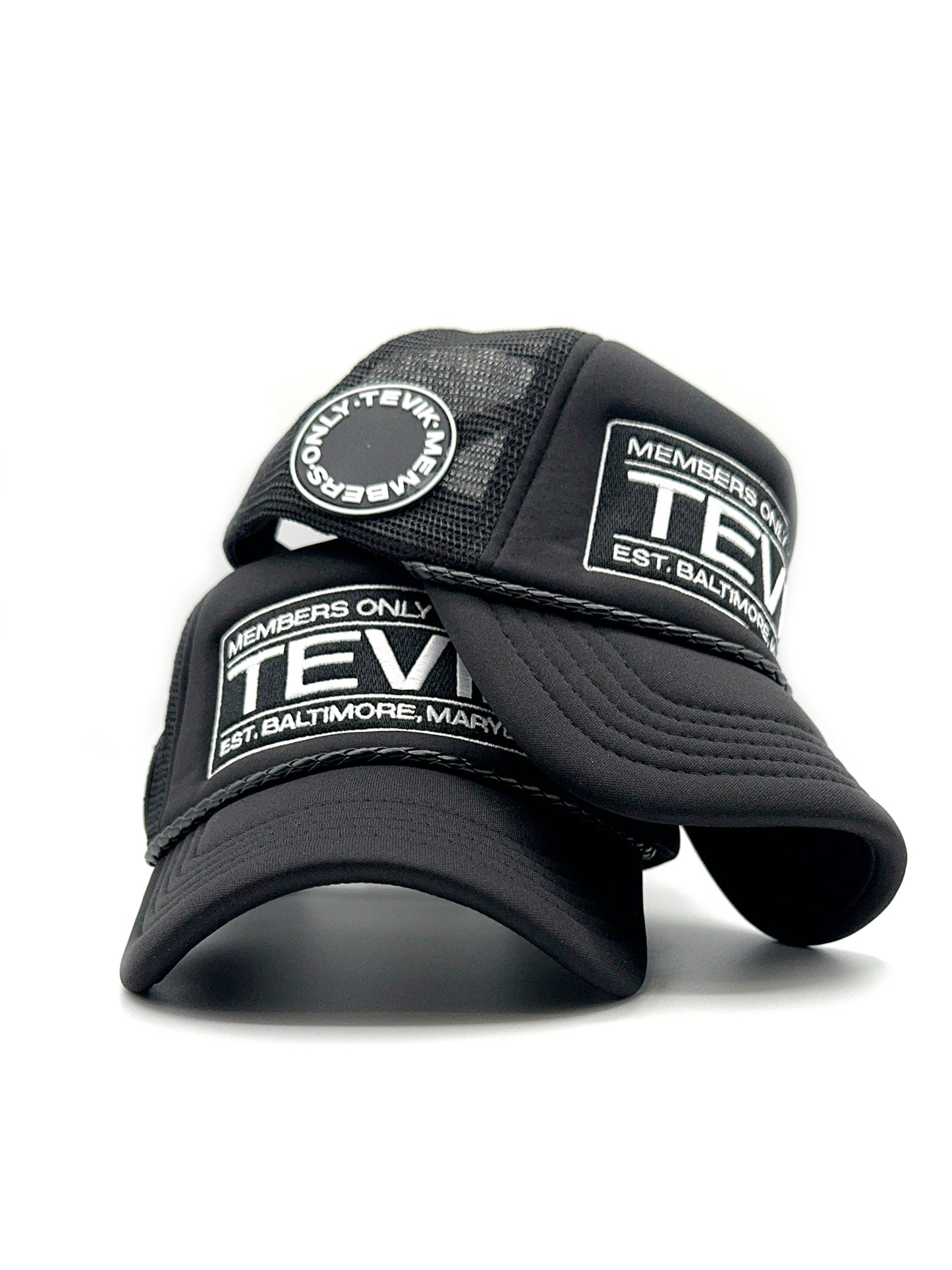 BLACK TRUCKER HAT