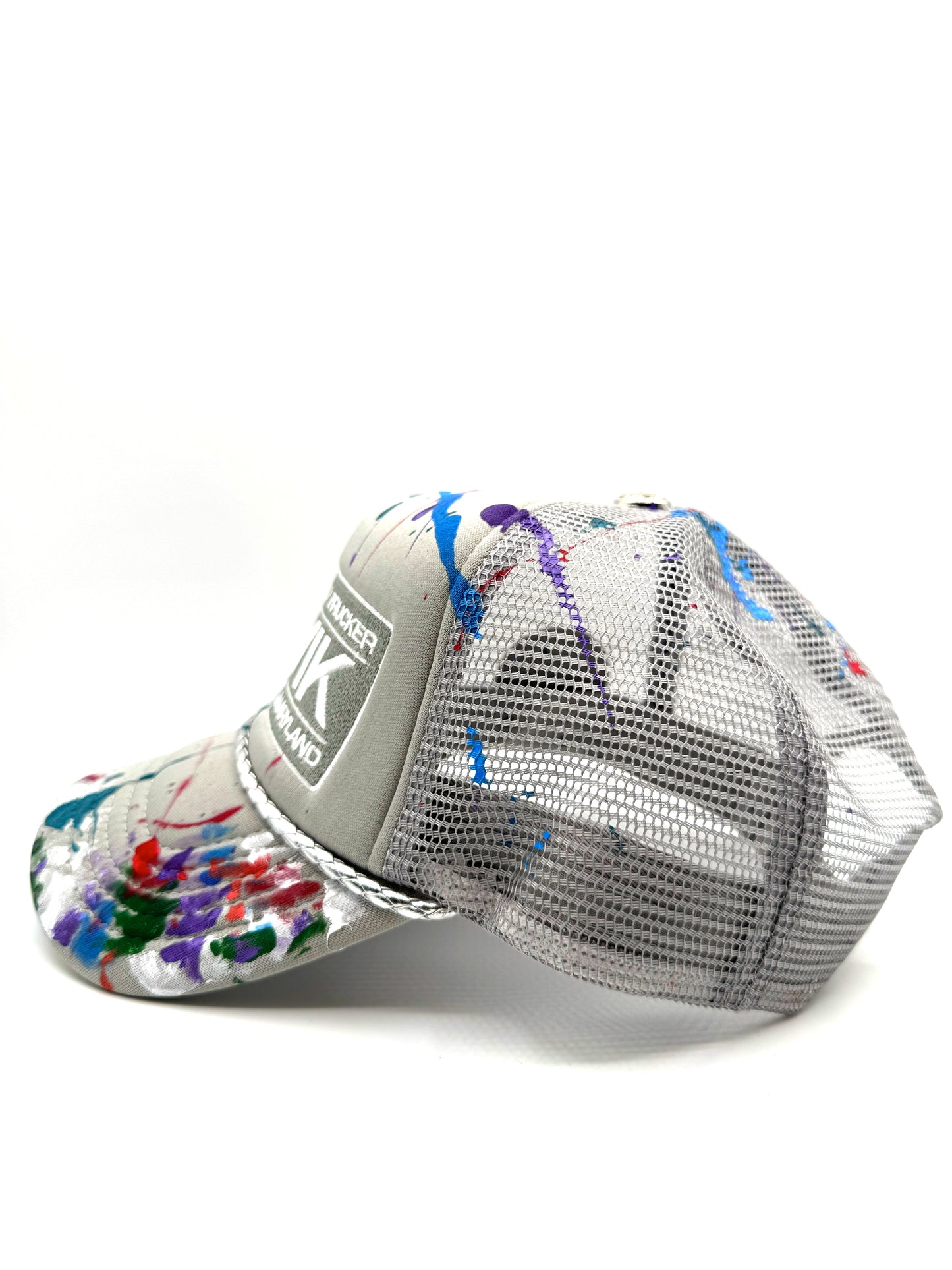 GREY PAINTED TRUCKER HAT